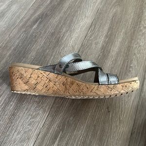 Women’s 10 Silver Strappy Sandal Crocs